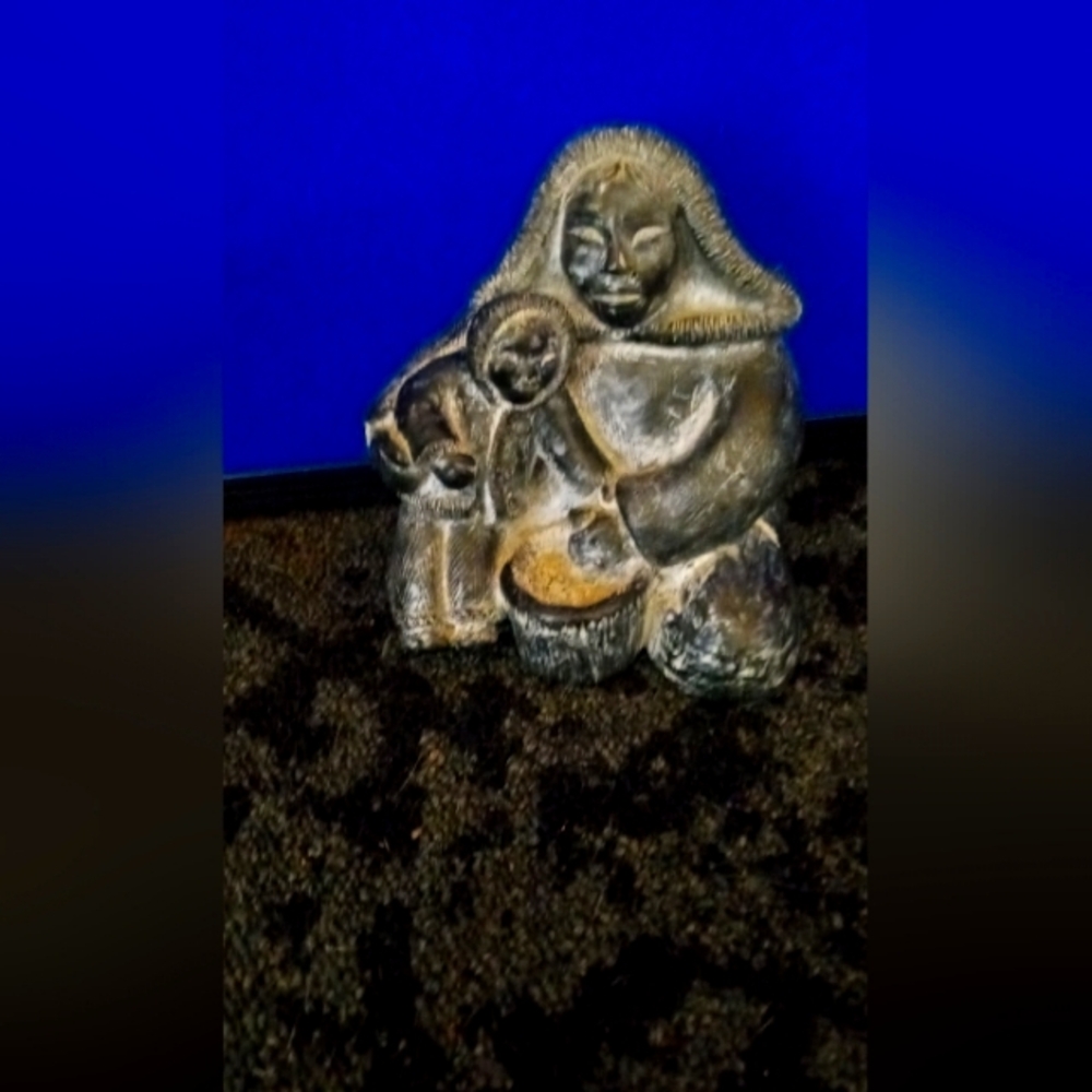 Native Mother and Child Sculpture Eskimo mother and child from Alaska 5×5 heavy